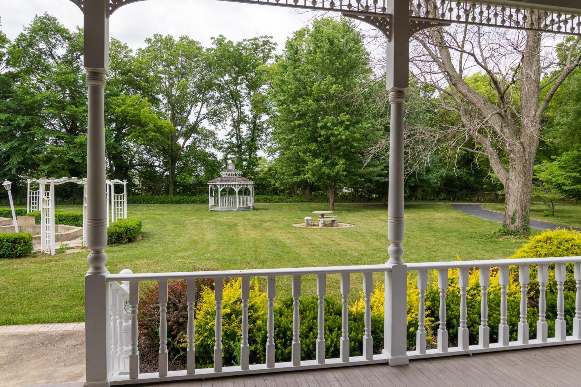 Exquisite Victorian Apartment สปริงฟิลด์ ภายนอก รูปภาพ
